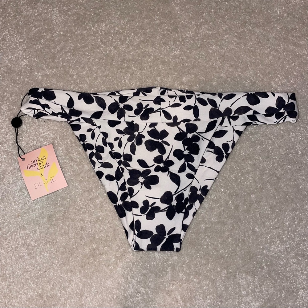 SKATIE Kira bottom in Greenwich 🖤